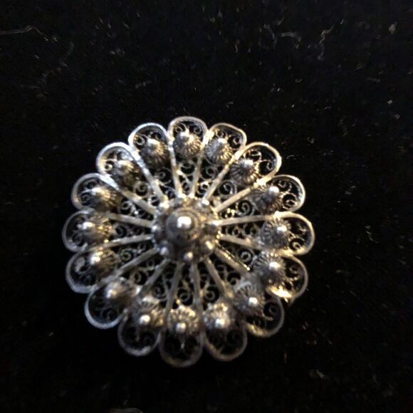 Vintage Oxidized Silver 925 Filigree Blooming Flower Dotted Round Pin Brooch - Picture 6 of 7